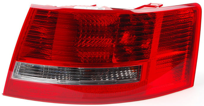 פנס אחורי ימין אאודי A-6 05-08 S022889   שנתון 05-08