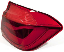 Load image into Gallery viewer, פנס אחורי חיצוני) םידל) R במוו 320 (F31)16-18 4 ד&#39; S052289   שנתון 16-18