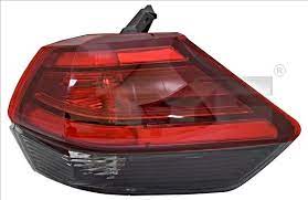 פנס אחורי חיצוני שמאל ניסן ליירט-X 18-20 S447890   שנתון 18-20