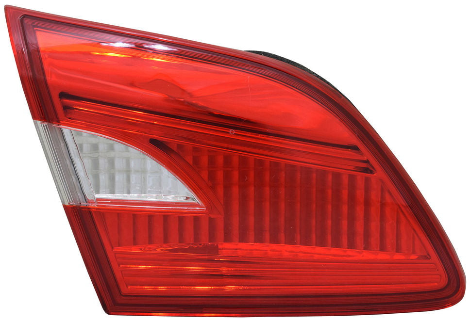 פנס אחורי פנימי ימין ניסן סנטרה 17-20 S448587   שנתון 17-20