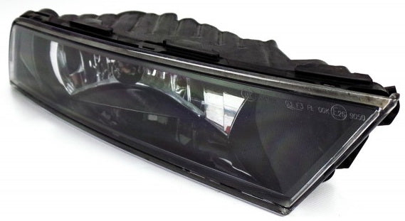 פנס ערפל R במגן קדמי סקודה סופר B 16-19 S623945   שנתון 16-19